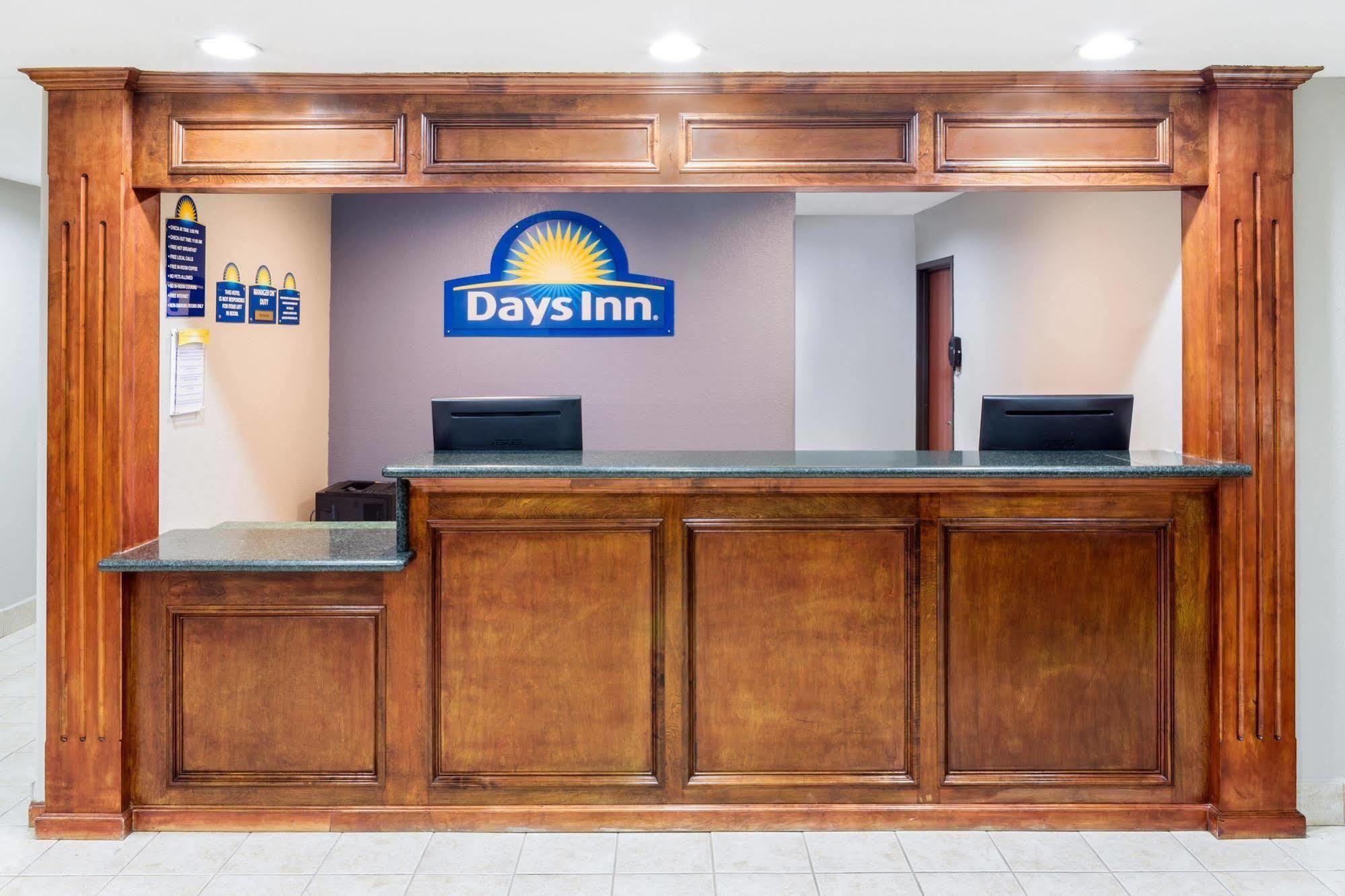 Days Inn By Wyndham Galliano La Exterior photo
