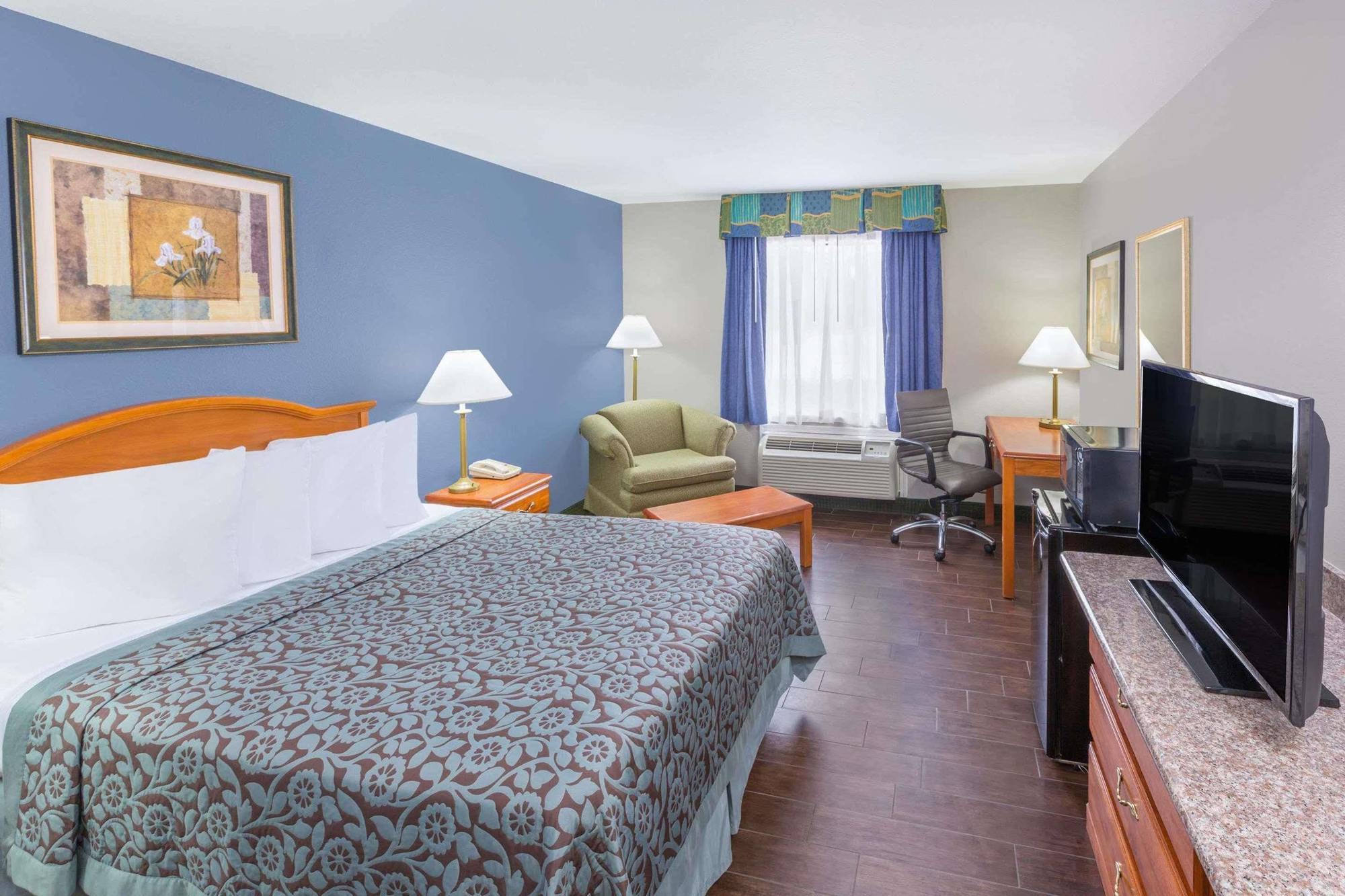 Days Inn By Wyndham Galliano La Exterior photo